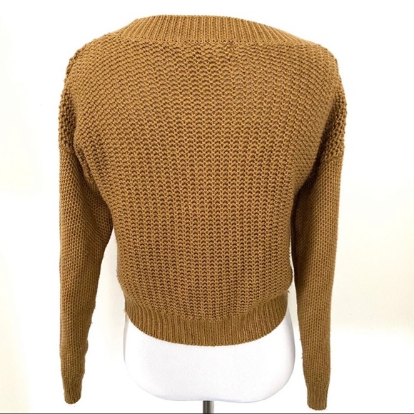 Forever 21 Cropped Sweater - Picture 2 of 5